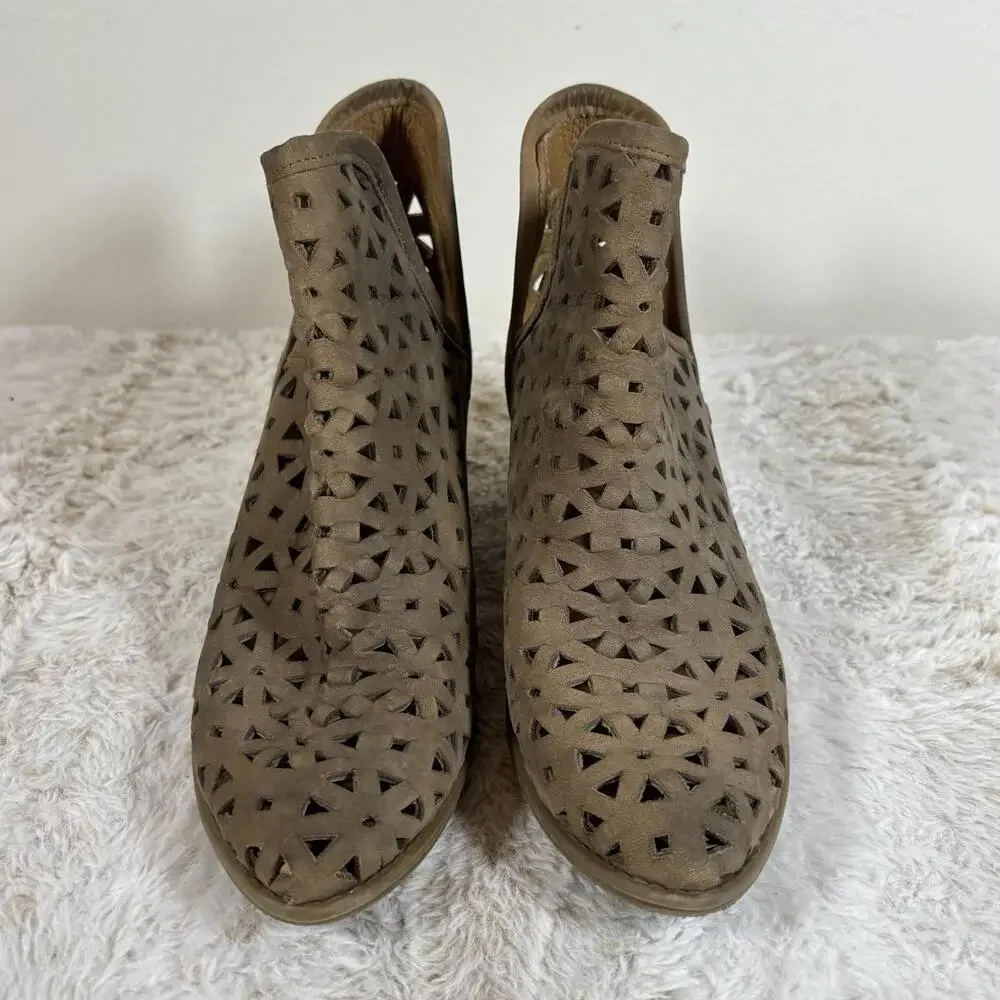 Musse & Cloud Taupe Laser Cut Ankle Booties Womens 8 EU 39 Leather 2.5” Heel
